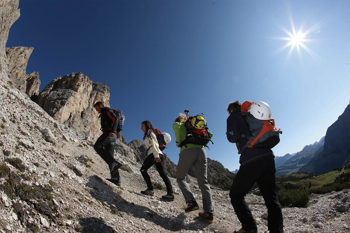 Aufstieg zu einer Felsentour mit Expeditionscharakter in Gröden
